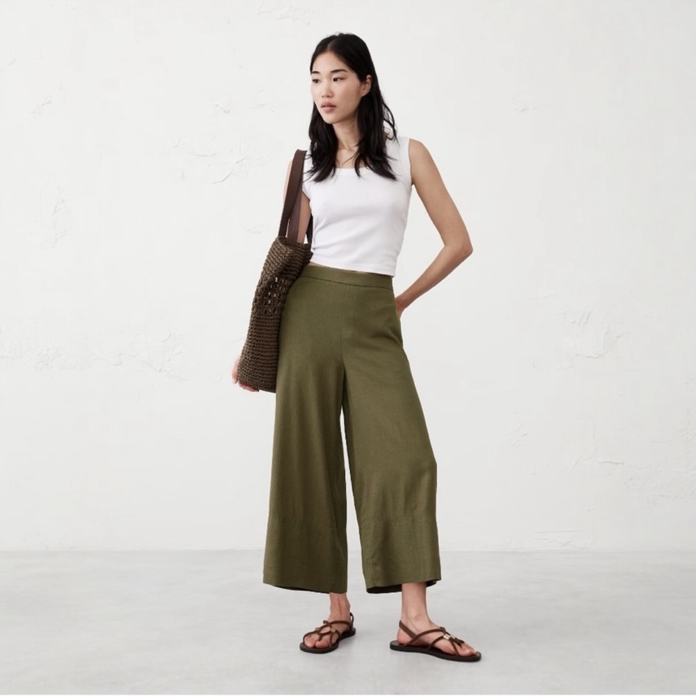 NWT Banana Republic Olive Green Cropped Wide-Leg Pants